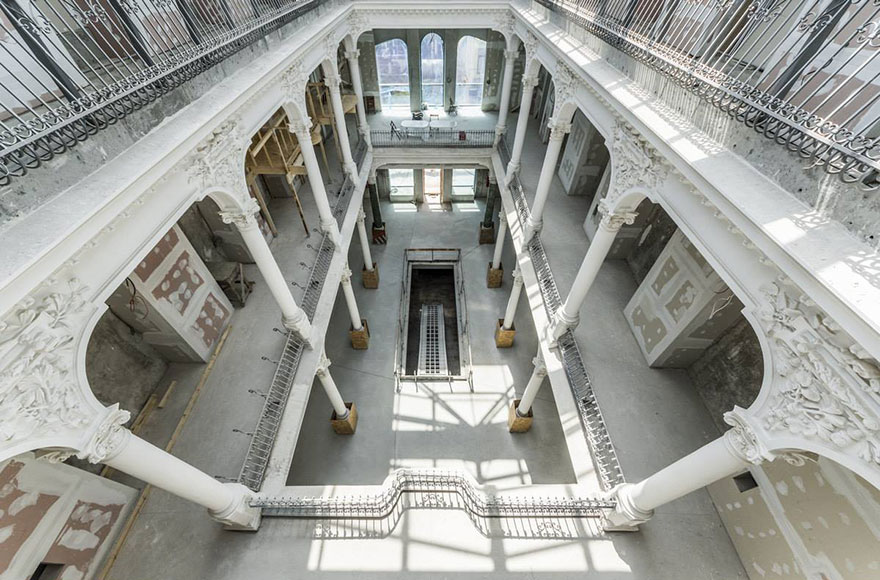 carousel-of-light-library-bucharest-5